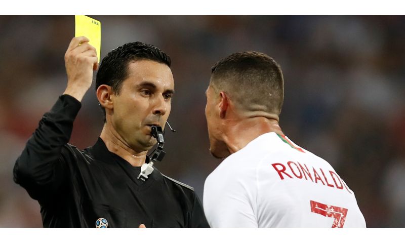 Thẻ vàng tại Việt Nam bị phạt bao nhiêu